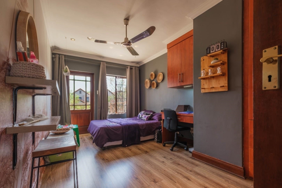 5 Bedroom Property for Sale in Pretorius Park Gauteng