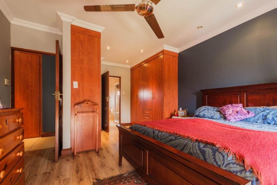 5 Bedroom Property for Sale in Pretorius Park Gauteng