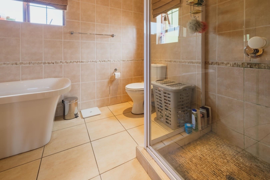 5 Bedroom Property for Sale in Pretorius Park Gauteng