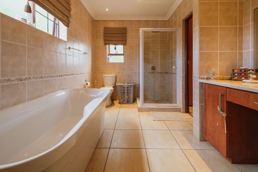 5 Bedroom Property for Sale in Pretorius Park Gauteng
