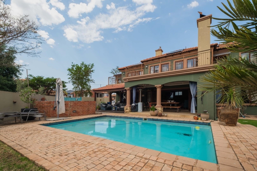 5 Bedroom Property for Sale in Pretorius Park Gauteng