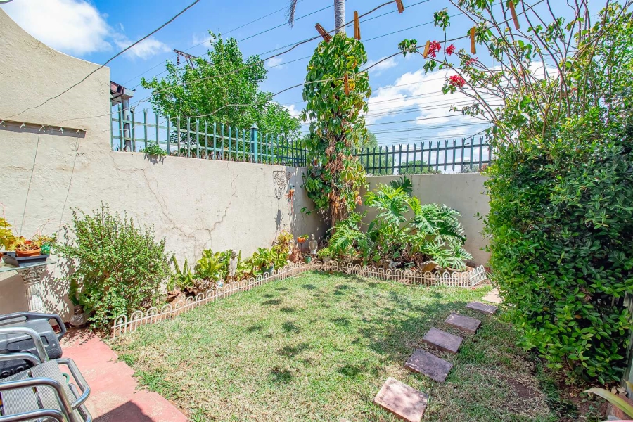 2 Bedroom Property for Sale in Rietfontein Gauteng