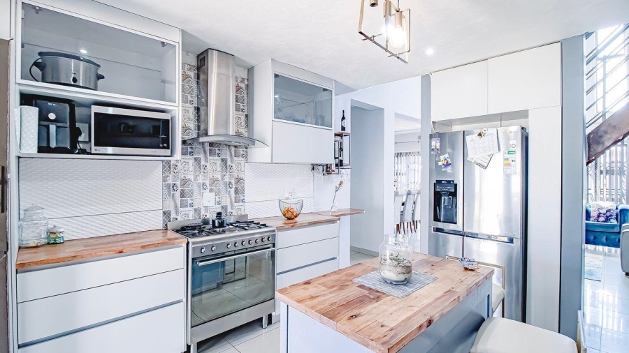 3 Bedroom Property for Sale in Silverton Gauteng