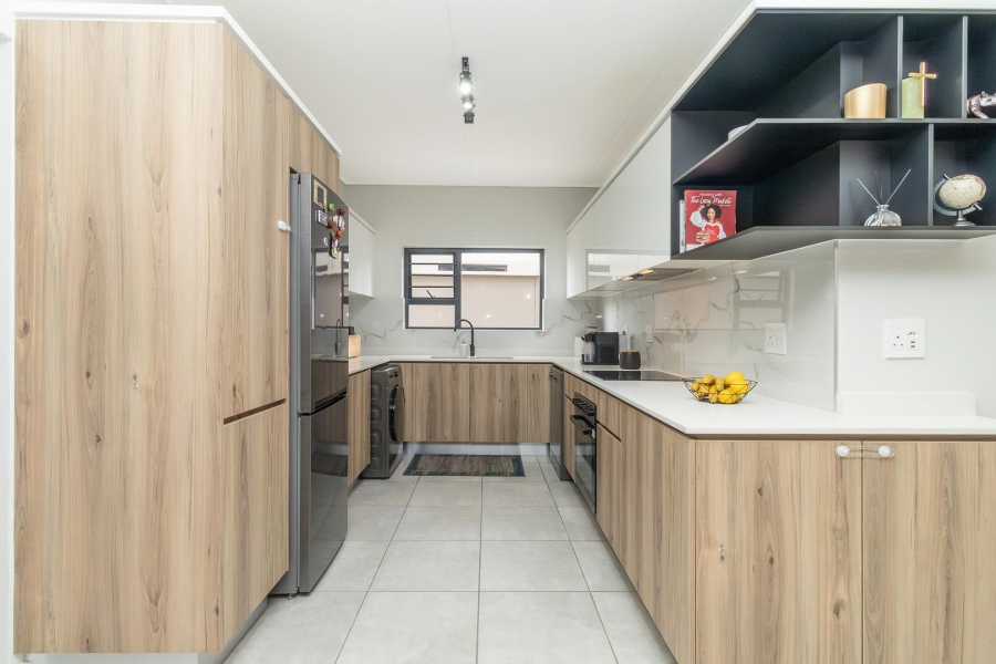 3 Bedroom Property for Sale in Waterfall Gauteng