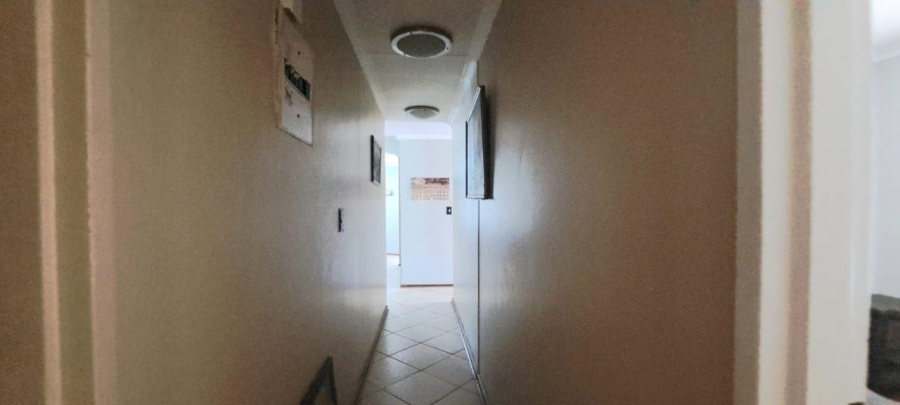 To Let 3 Bedroom Property for Rent in Verwoerdpark Gauteng