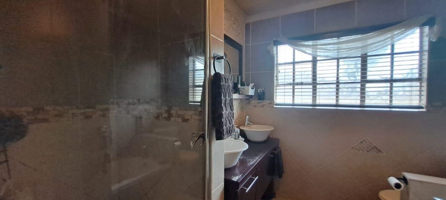 To Let 3 Bedroom Property for Rent in Verwoerdpark Gauteng
