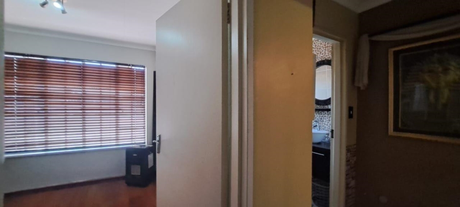 To Let 3 Bedroom Property for Rent in Verwoerdpark Gauteng