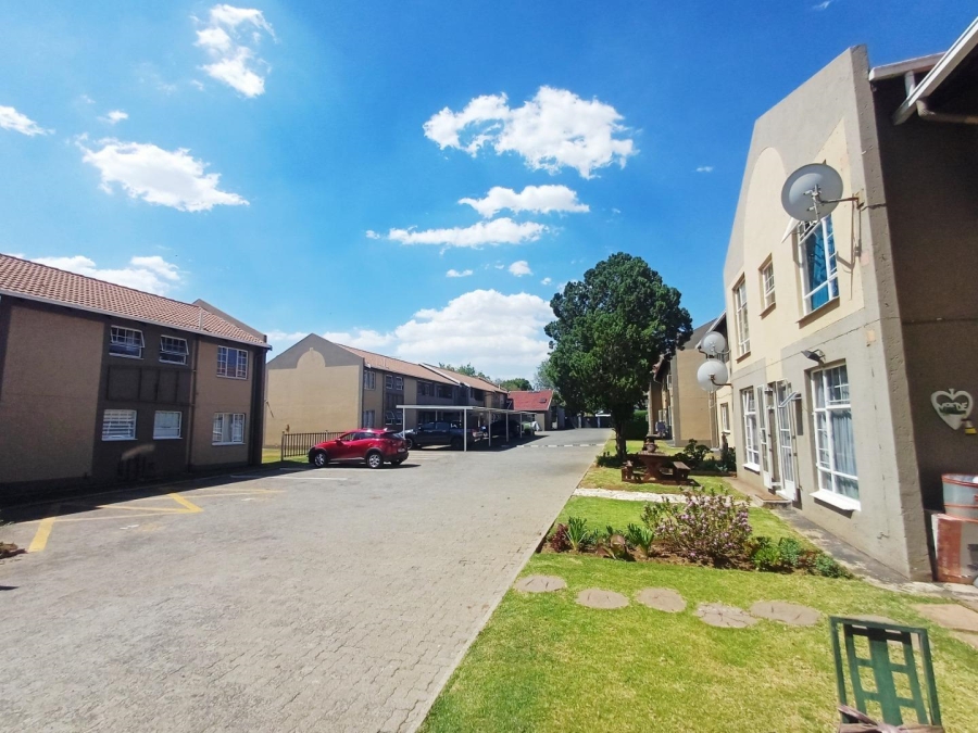 3 Bedroom Property for Sale in Verwoerdpark Gauteng