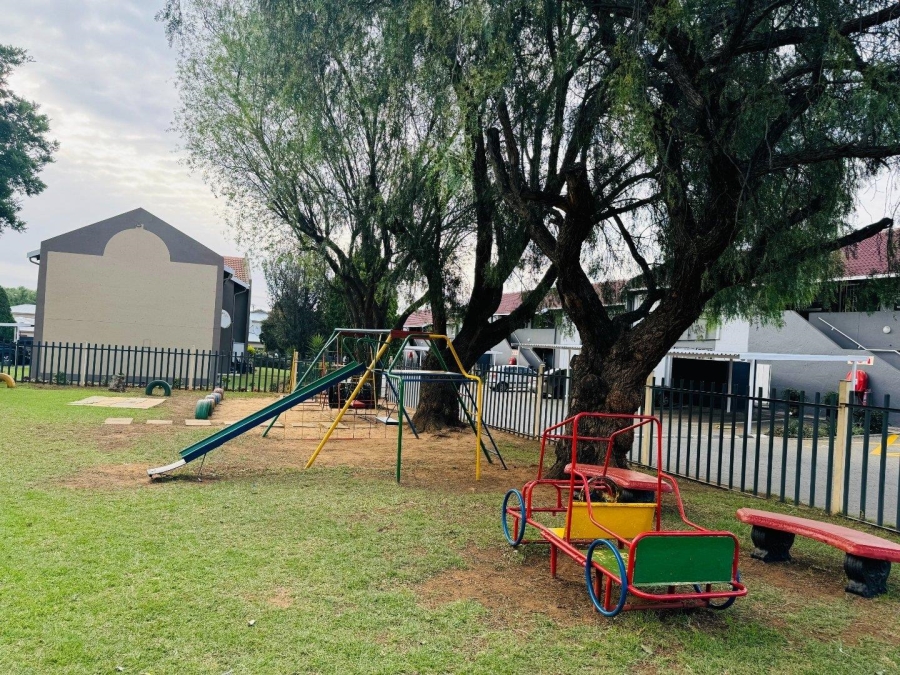 3 Bedroom Property for Sale in Verwoerdpark Gauteng