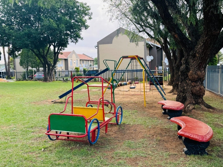 3 Bedroom Property for Sale in Verwoerdpark Gauteng