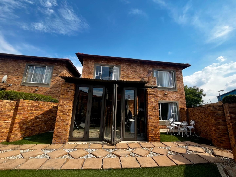 3 Bedroom Property for Sale in Six Fountains Residential Estate Gauteng