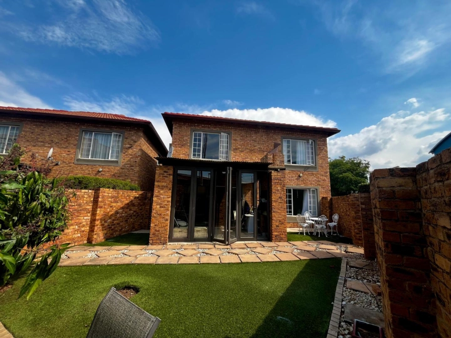 3 Bedroom Property for Sale in Six Fountains Residential Estate Gauteng