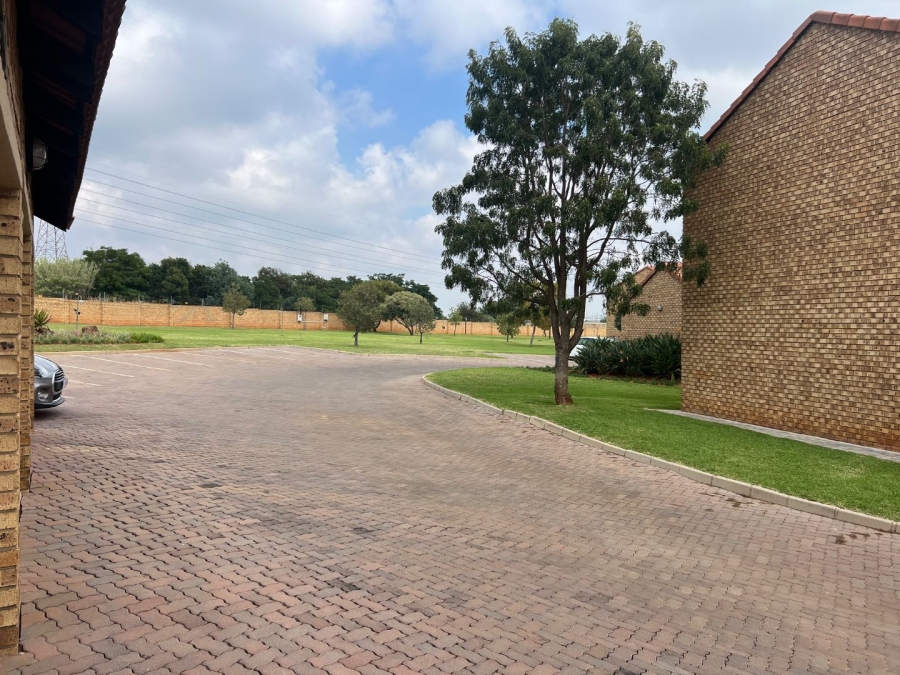 2 Bedroom Property for Sale in Moreleta Park Gauteng