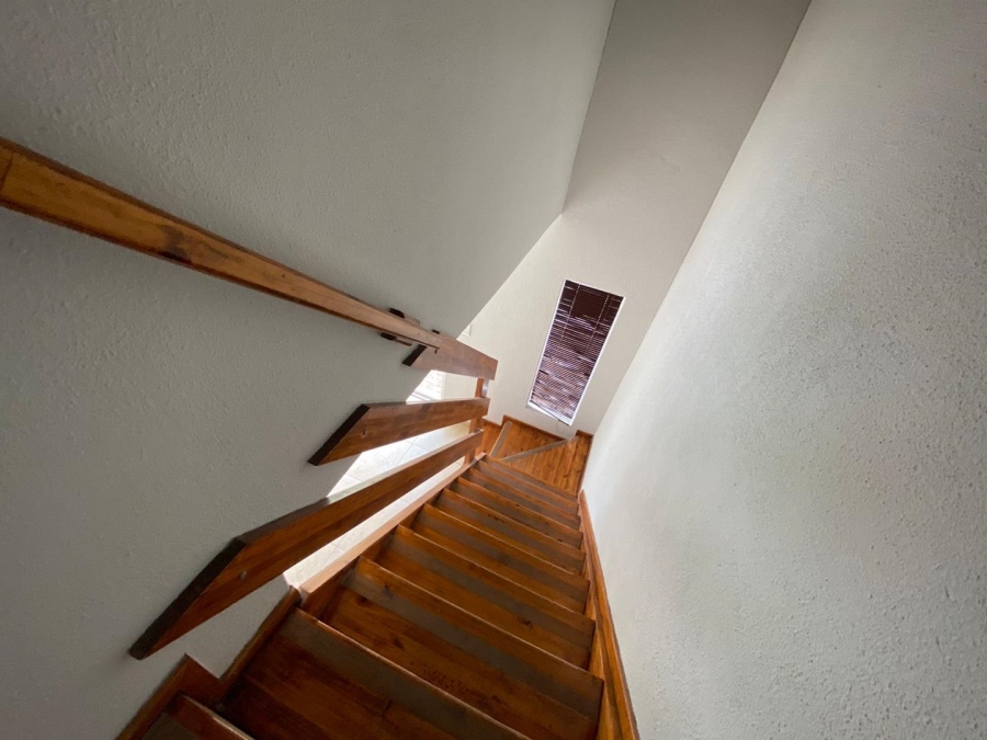 To Let 2 Bedroom Property for Rent in Florida Glen Gauteng