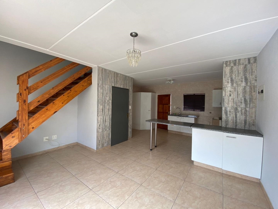 To Let 2 Bedroom Property for Rent in Florida Glen Gauteng