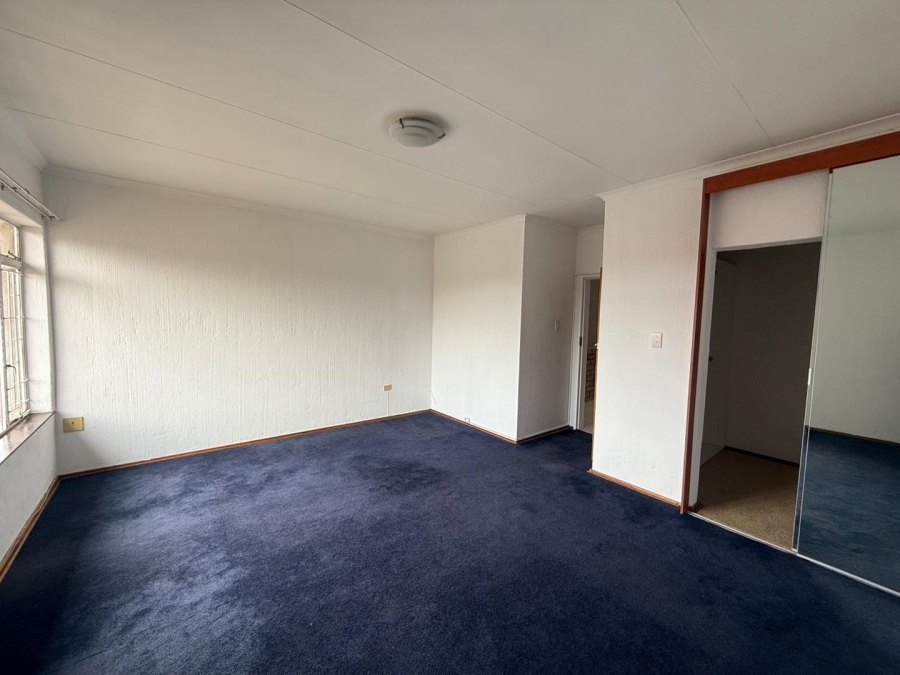 2 Bedroom Property for Sale in Constantia Kloof Gauteng