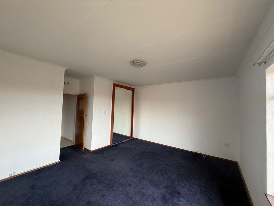2 Bedroom Property for Sale in Constantia Kloof Gauteng