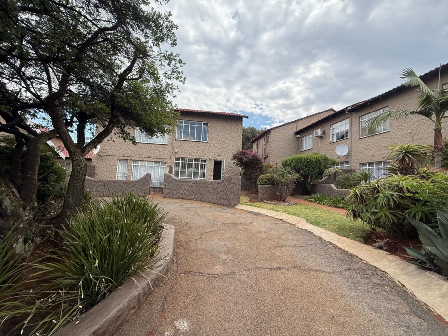 2 Bedroom Property for Sale in Constantia Kloof Gauteng