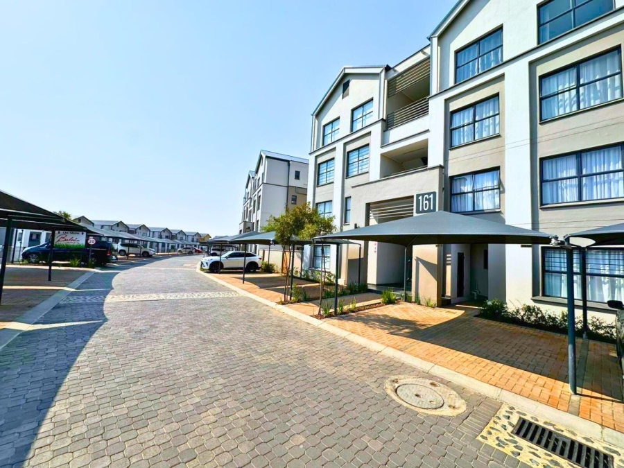 To Let 3 Bedroom Property for Rent in Waterfall Gauteng