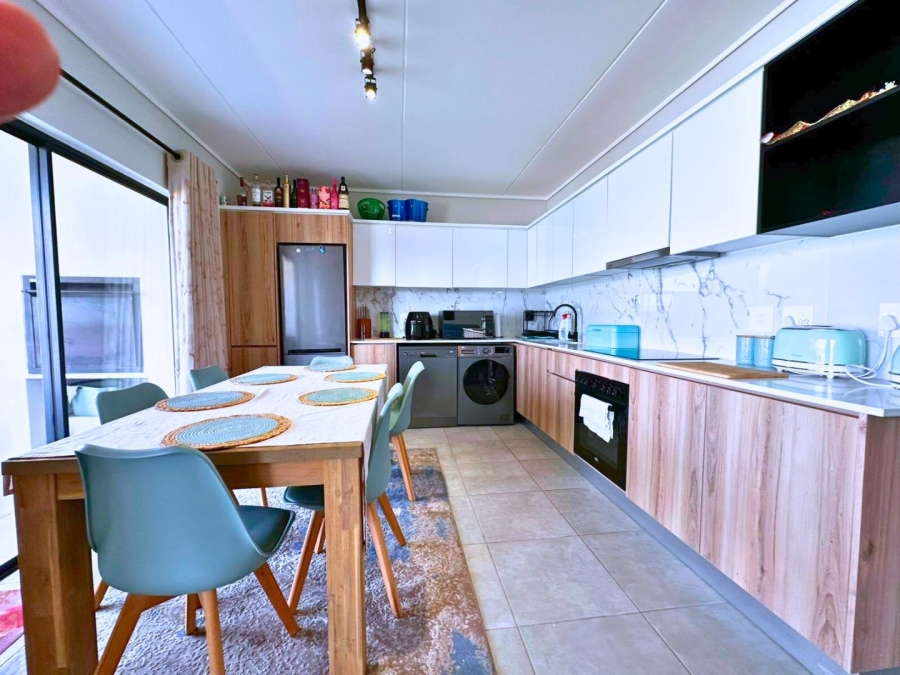 To Let 3 Bedroom Property for Rent in Waterfall Gauteng