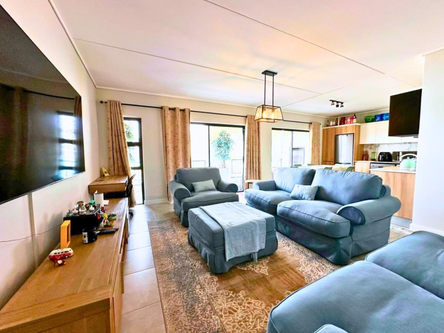 To Let 3 Bedroom Property for Rent in Waterfall Gauteng