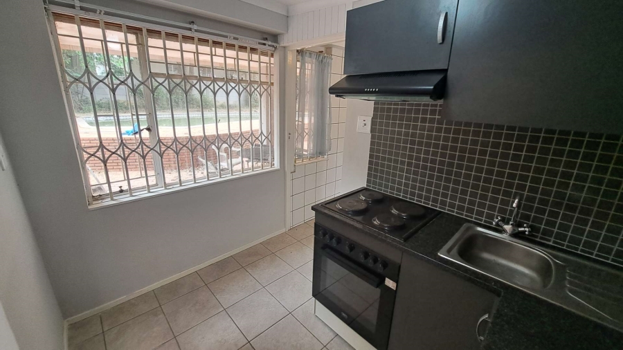 To Let 1 Bedroom Property for Rent in Blairgowrie Gauteng