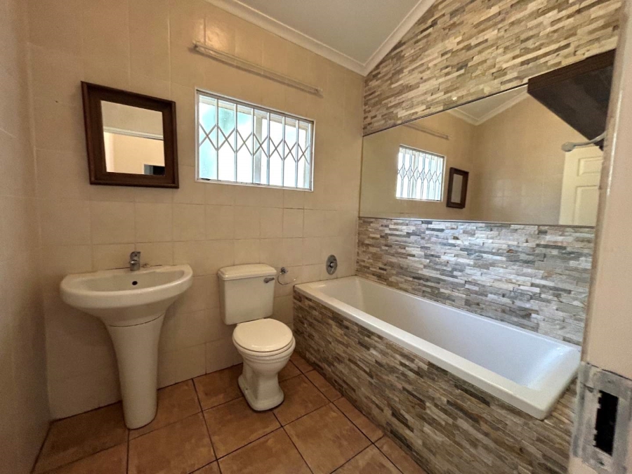 To Let 2 Bedroom Property for Rent in North Riding Gauteng
