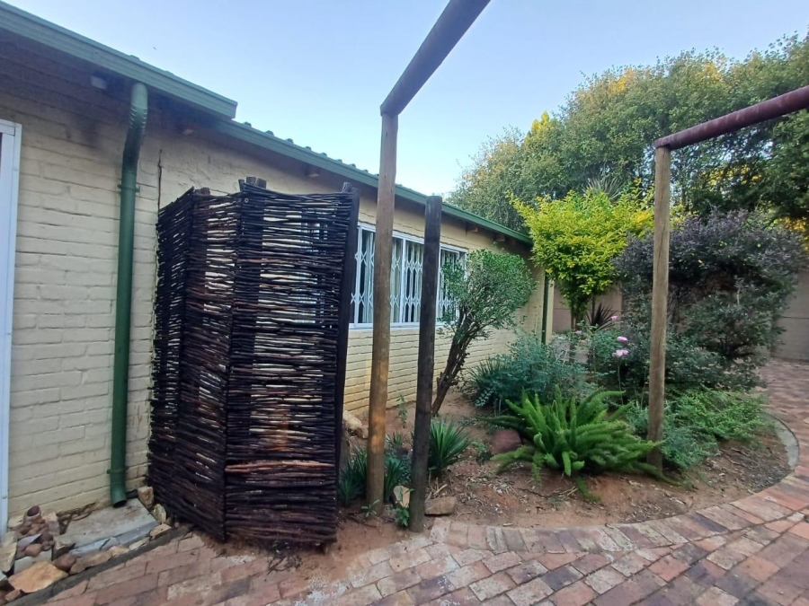 To Let 2 Bedroom Property for Rent in North Riding Gauteng