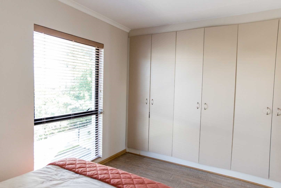 2 Bedroom Property for Sale in Magaliessig Gauteng