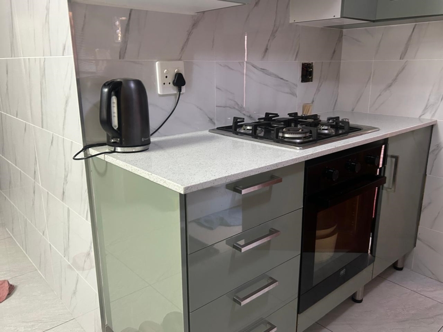 2 Bedroom Property for Sale in Clayville Gauteng