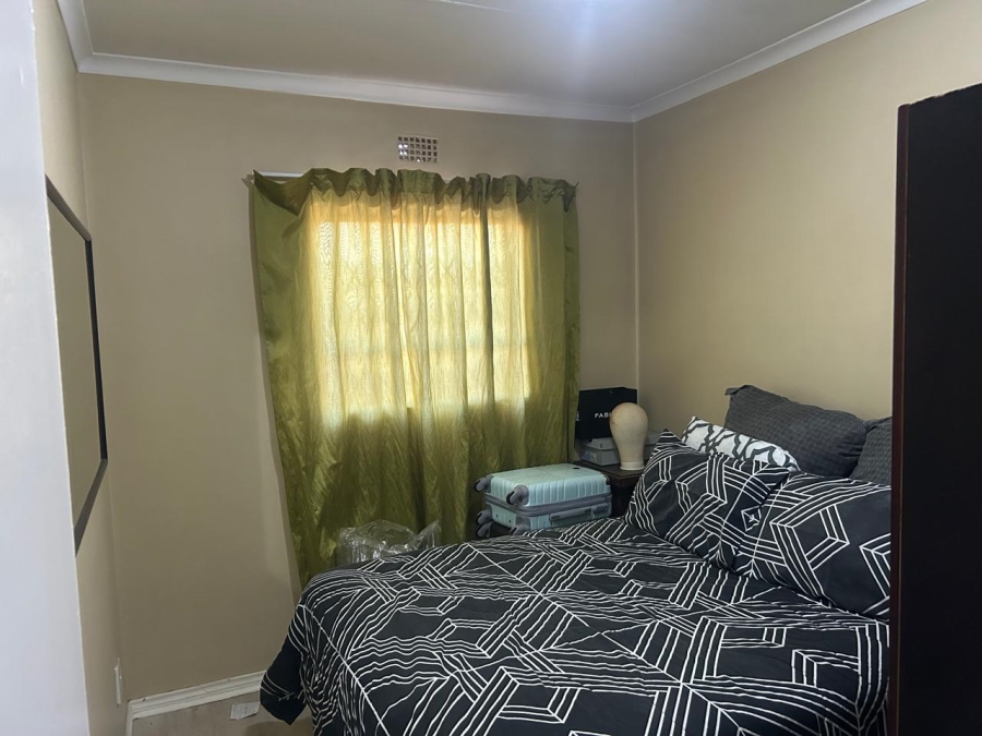 2 Bedroom Property for Sale in Clayville Gauteng