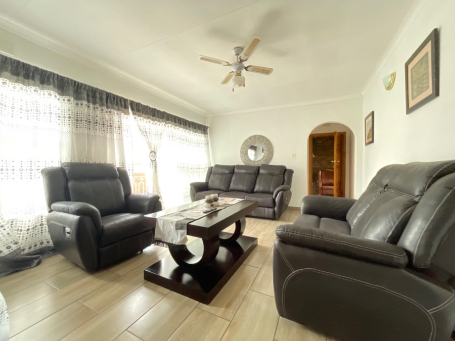 3 Bedroom Property for Sale in Birchleigh North Gauteng