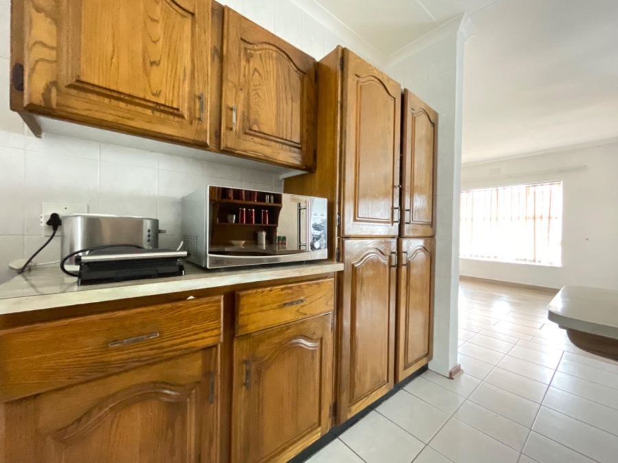 3 Bedroom Property for Sale in Birchleigh North Gauteng