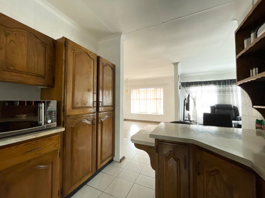 3 Bedroom Property for Sale in Birchleigh North Gauteng