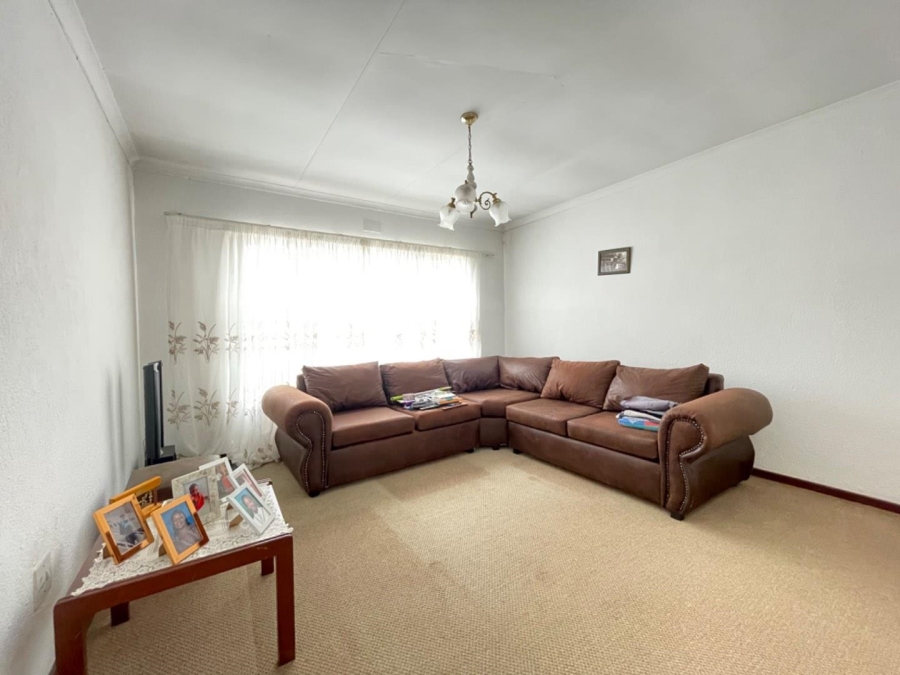 3 Bedroom Property for Sale in Birchleigh North Gauteng