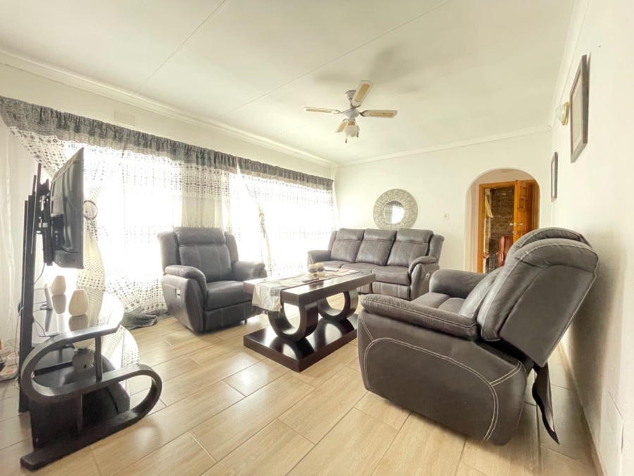 3 Bedroom Property for Sale in Birchleigh North Gauteng