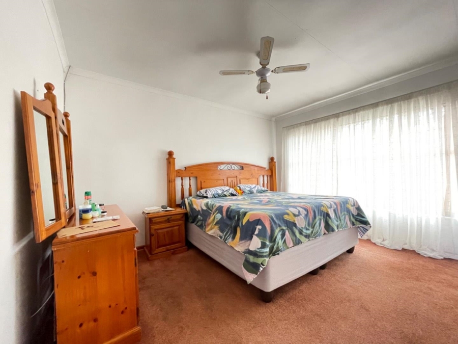 3 Bedroom Property for Sale in Birchleigh North Gauteng