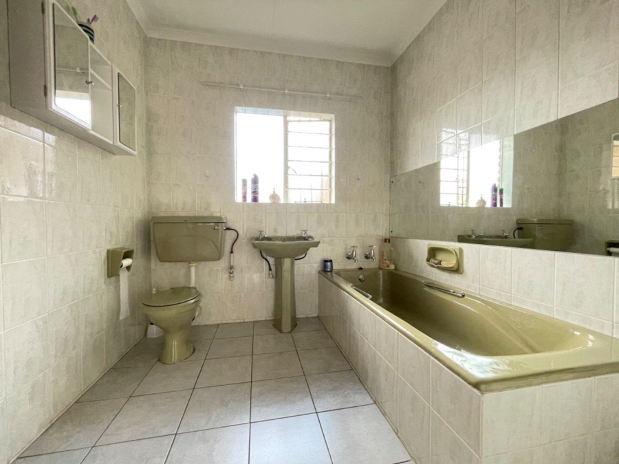3 Bedroom Property for Sale in Birchleigh North Gauteng