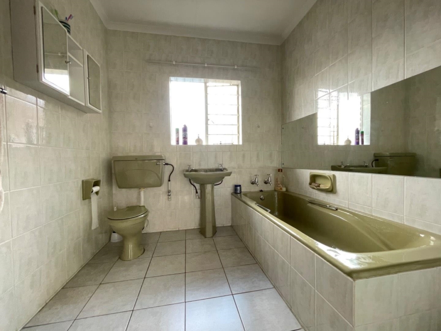 3 Bedroom Property for Sale in Birchleigh North Gauteng