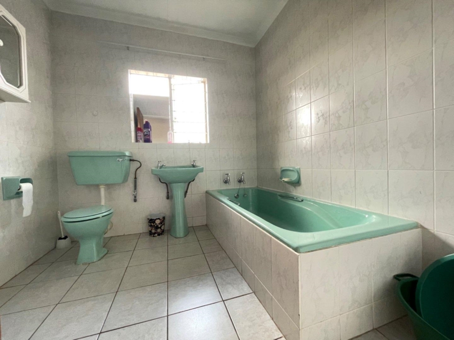 3 Bedroom Property for Sale in Birchleigh North Gauteng
