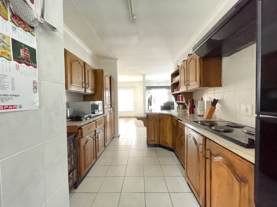 3 Bedroom Property for Sale in Birchleigh North Gauteng
