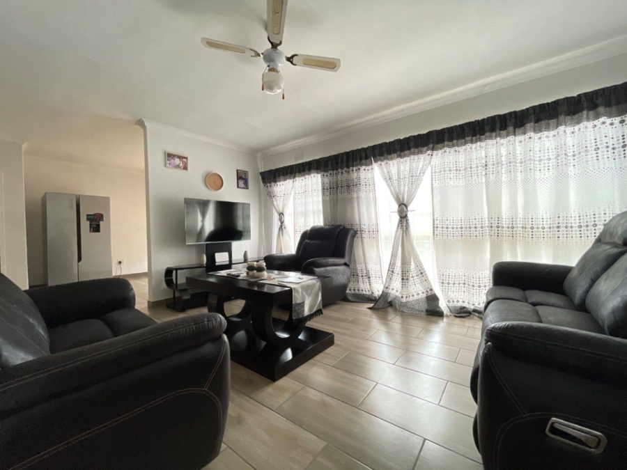 3 Bedroom Property for Sale in Birchleigh North Gauteng