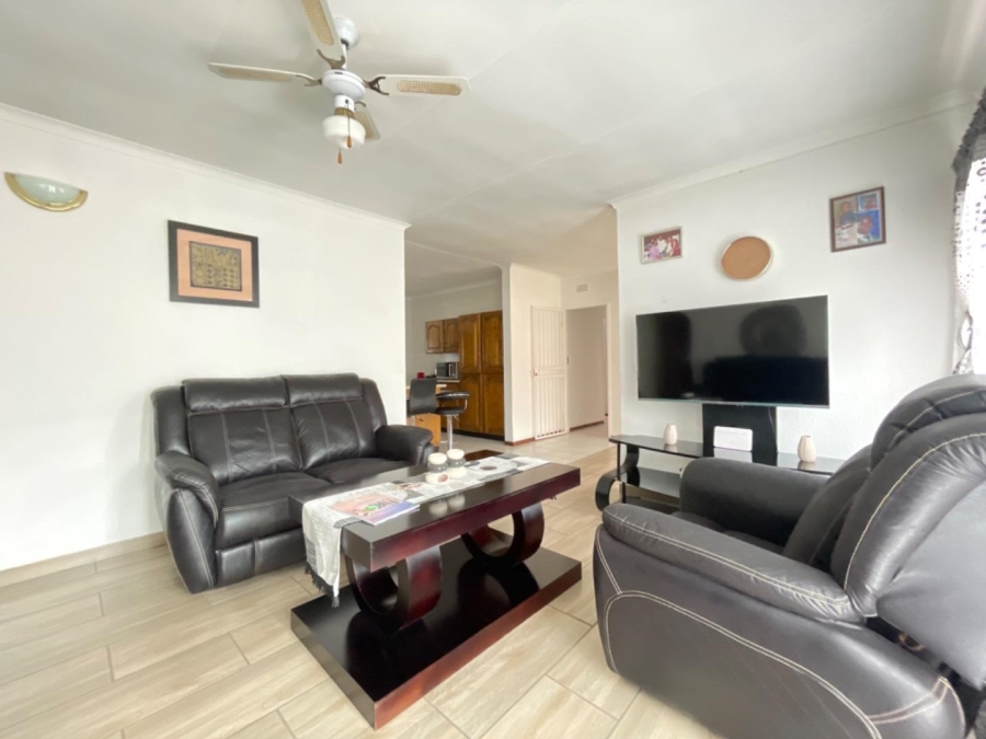 3 Bedroom Property for Sale in Birchleigh North Gauteng