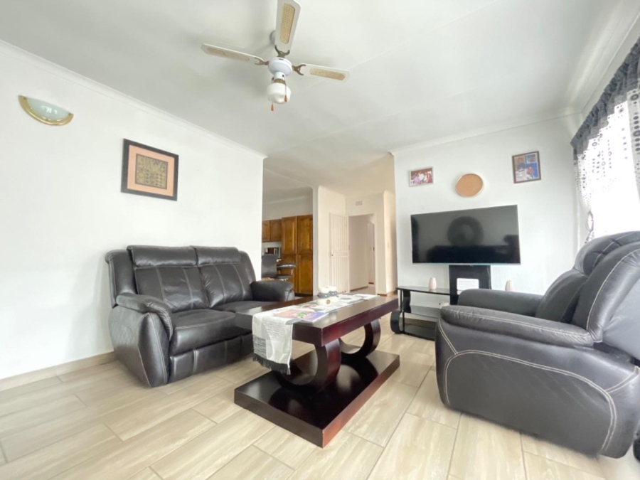 3 Bedroom Property for Sale in Birchleigh North Gauteng
