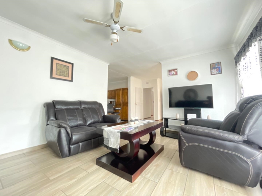 3 Bedroom Property for Sale in Birchleigh North Gauteng