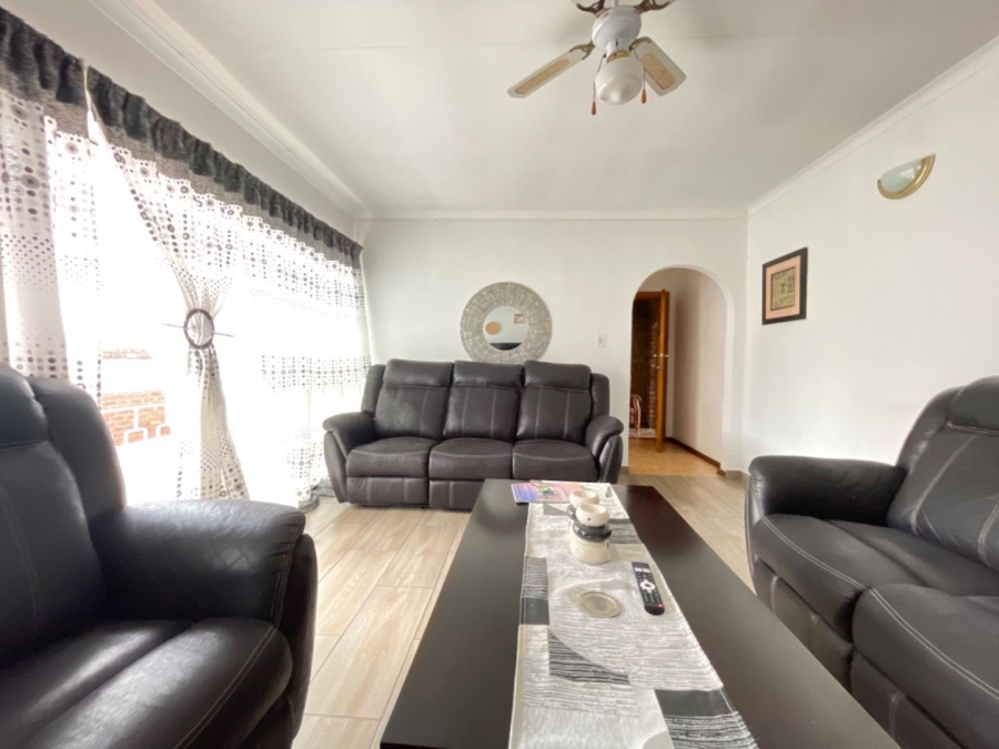 3 Bedroom Property for Sale in Birchleigh North Gauteng