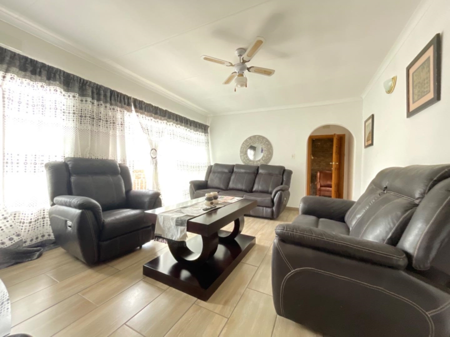 3 Bedroom Property for Sale in Birchleigh North Gauteng