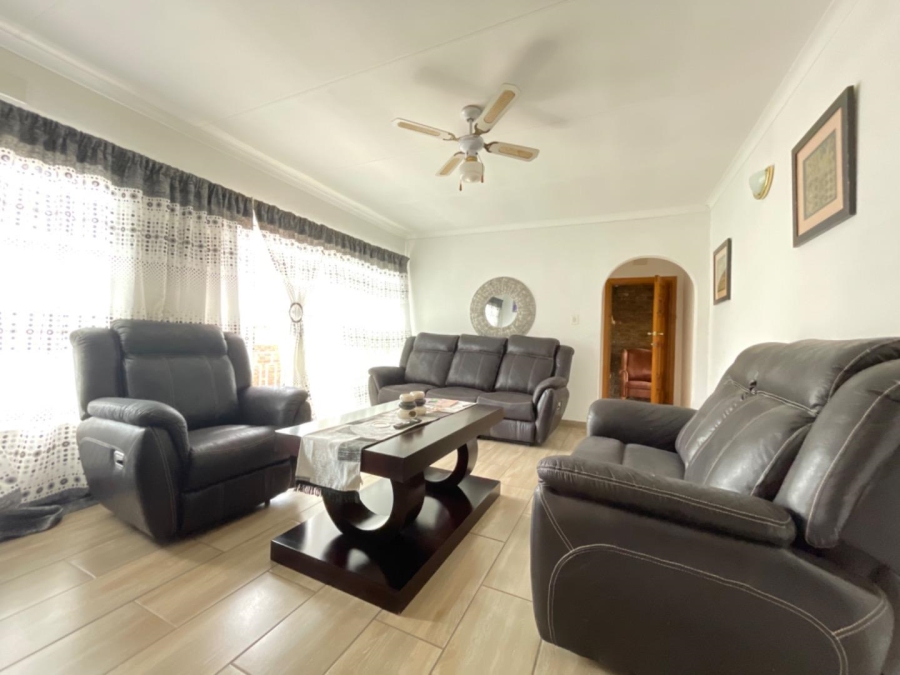 3 Bedroom Property for Sale in Birchleigh North Gauteng