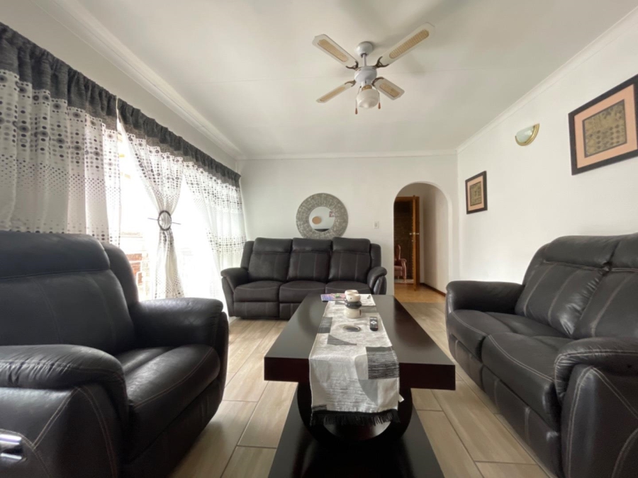 3 Bedroom Property for Sale in Birchleigh North Gauteng