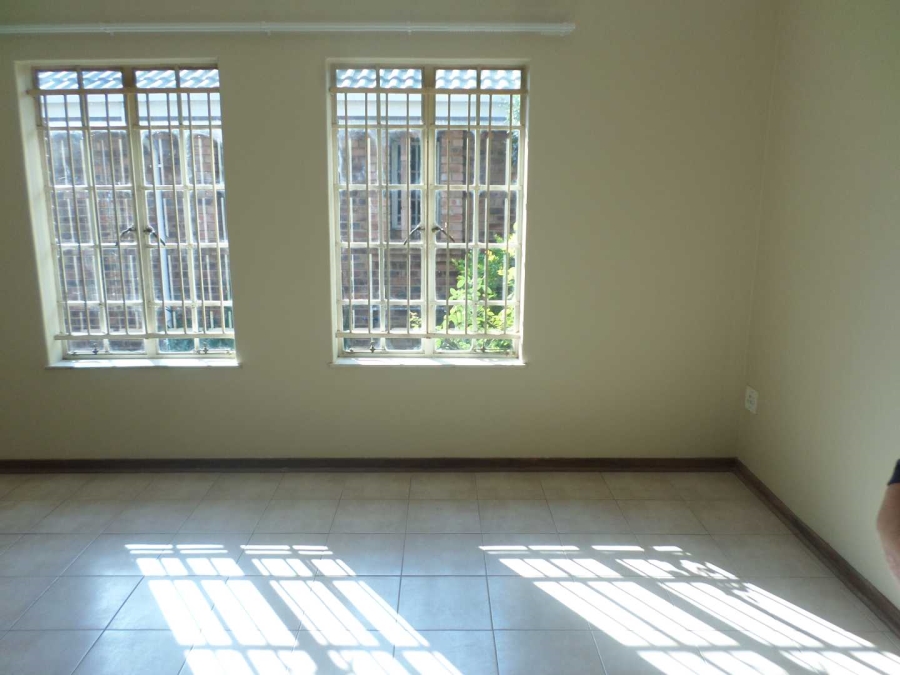 3 Bedroom Property for Sale in Garsfontein Gauteng